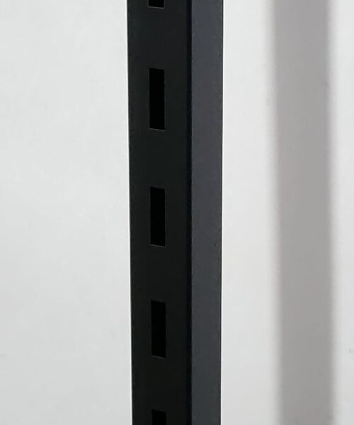 רלס מתרחק מהקיר בצבע שחור אורך 240 ס"מ